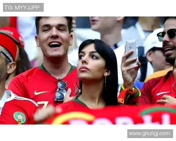 足球太太团的魅力与坚持：她们背后的故事与支持力量