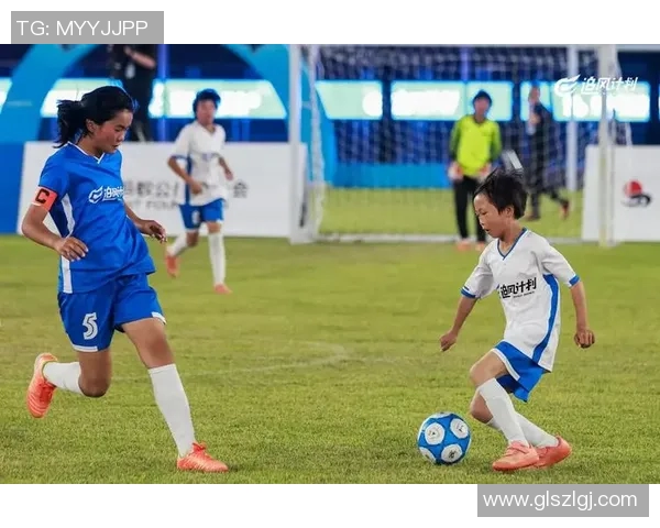 让足球飞翔在梦想的天空中追逐激情与荣耀的无限可能 让足球飞翔在梦想的天空中追逐激情与荣耀的无限可能